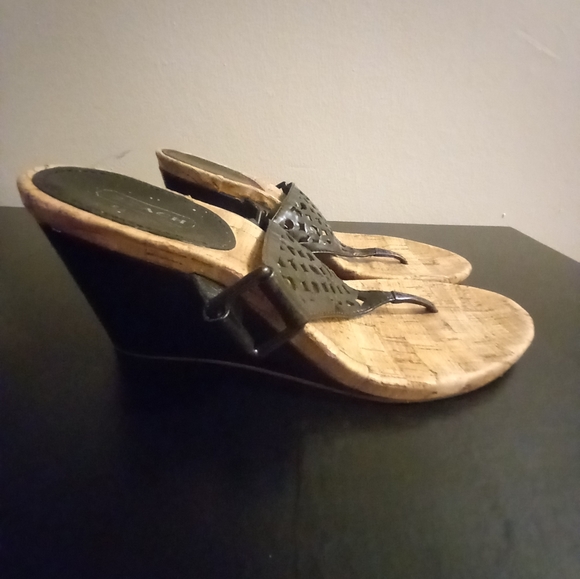 ☀ Coach Leather Sandals 👡 - Picture 2 of 6